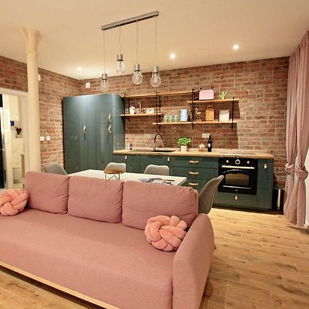 Apartman Michelangelo In The Centar Of ซูเปตาร์ ภายนอก รูปภาพ