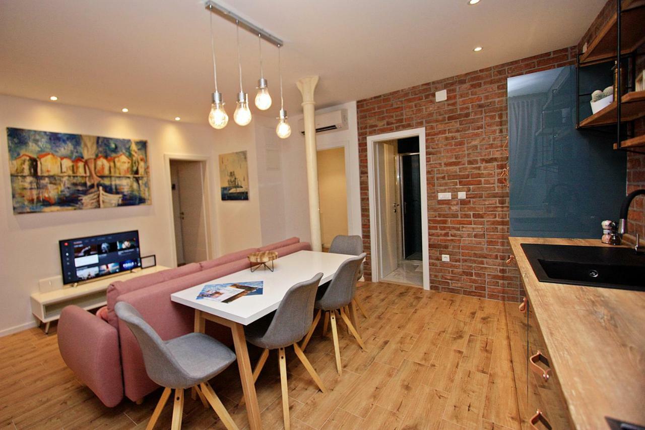 Apartman Michelangelo In The Centar Of ซูเปตาร์ ภายนอก รูปภาพ