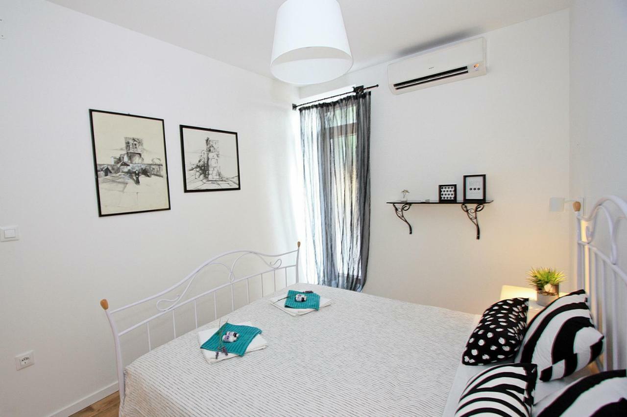 Apartman Michelangelo In The Centar Of ซูเปตาร์ ภายนอก รูปภาพ